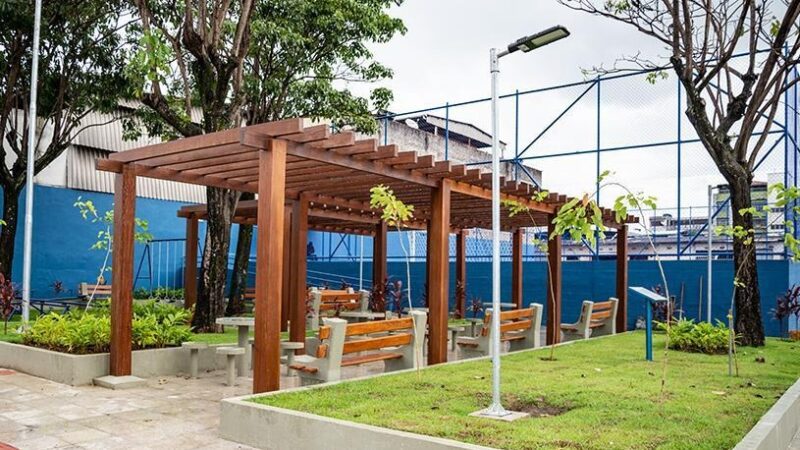 Nova praça traz alegria para comunidade de Jardim Carapina