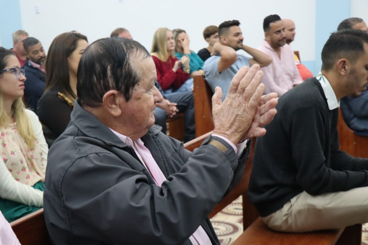 Comunidade de São Paulo de Viana recebe o maior programa já realizado em Viana