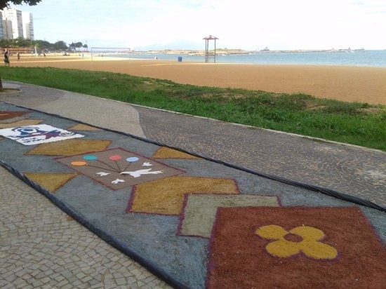 Preparativos para os Tapetes de Corpus Christi Interditam Ruas em Vila Velha