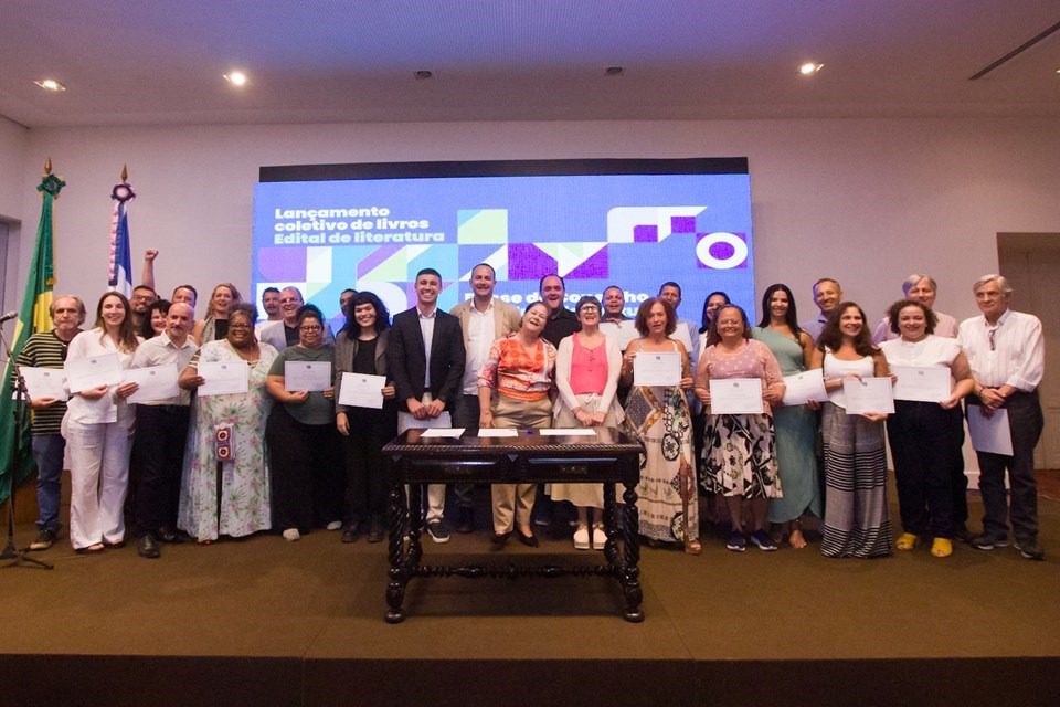 Cerimônia de posse do novo Conselho Estadual de Cultura realizada no Palácio Anchieta, seguida de lançamento coletivo do livro