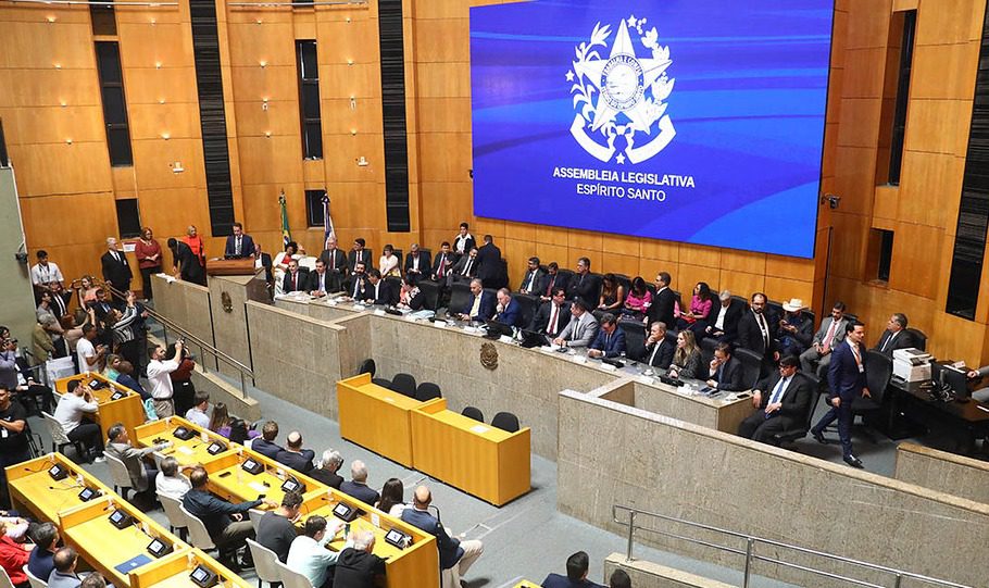 Documento com propostas à Reforma Tributária é assinado pela Assembleia e governo