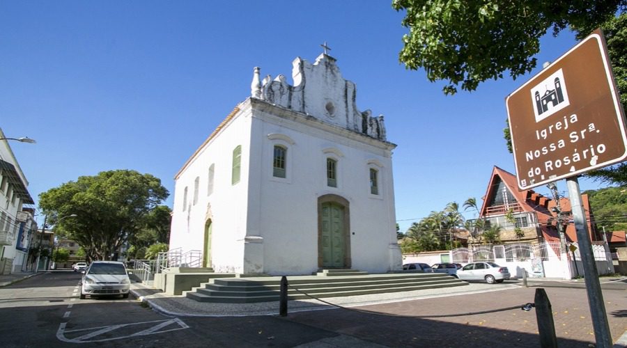 Apresentação de violões na Igreja do Rosário agita a Prainha