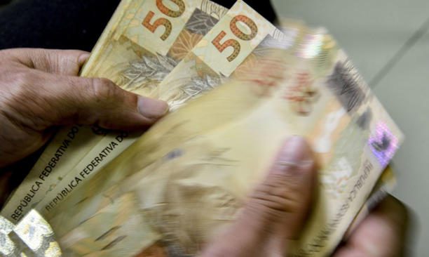 Salário mínimo 2024: novo cálculo proposto pode elevar valor?