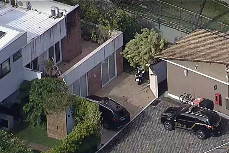 Operação da PF mira vereador Carlos Bolsonaro em investigação sobre abuso de poder na Abin