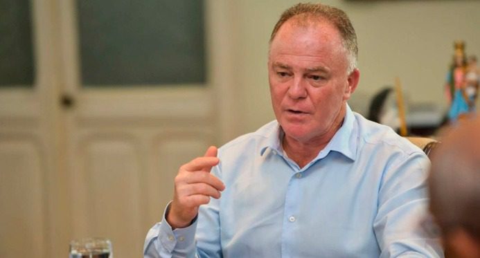 Governador Renato Casagrande Mantém Saúde Firme Após Diagnóstico de COVID-19