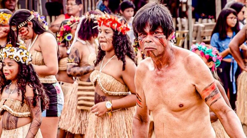 Projeto Curumins Guerreiros ensina sobre dança, música e vestimentas tradicionais em Aracruz