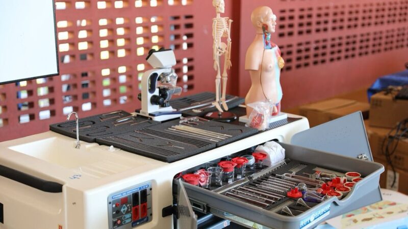 Conheça as inovações nas escolas de Cariacica: laboratórios móveis, impressoras 3D e mesas digitais