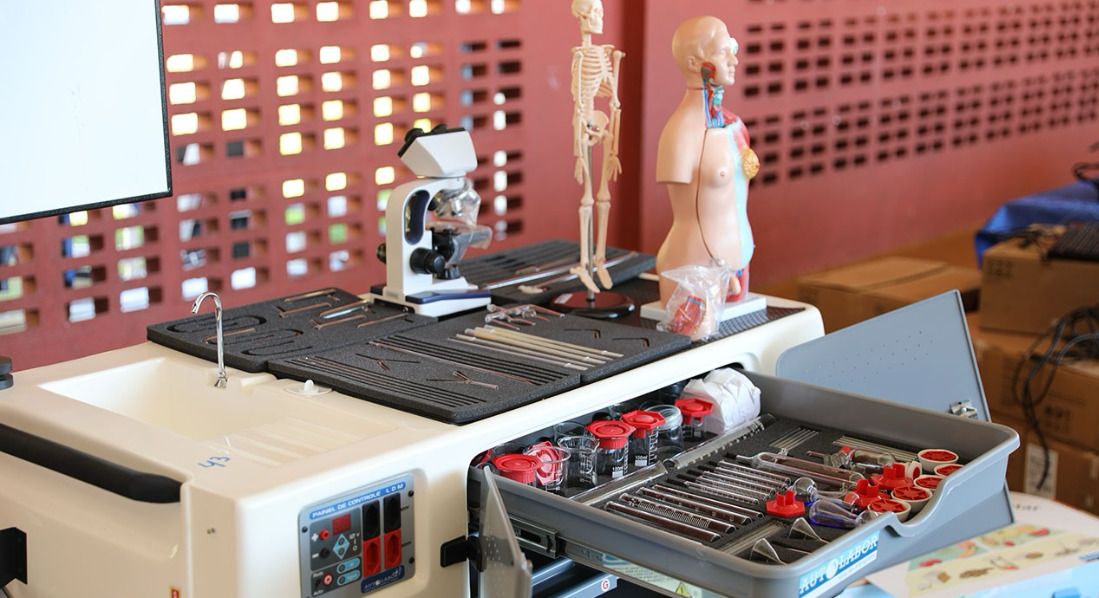 Conheça as inovações nas escolas de Cariacica: laboratórios móveis, impressoras 3D e mesas digitais