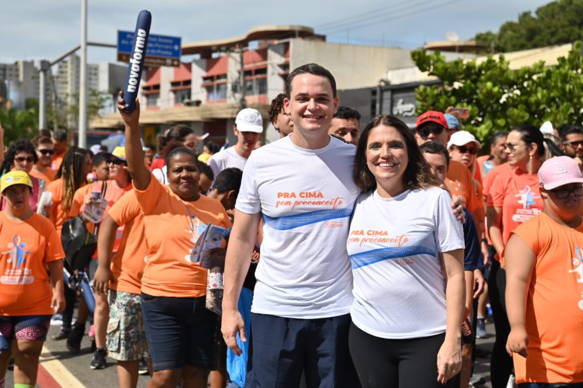 Caminhada promovida por Pazolini e Vitória Down atrai milhares de participantes em Camburi