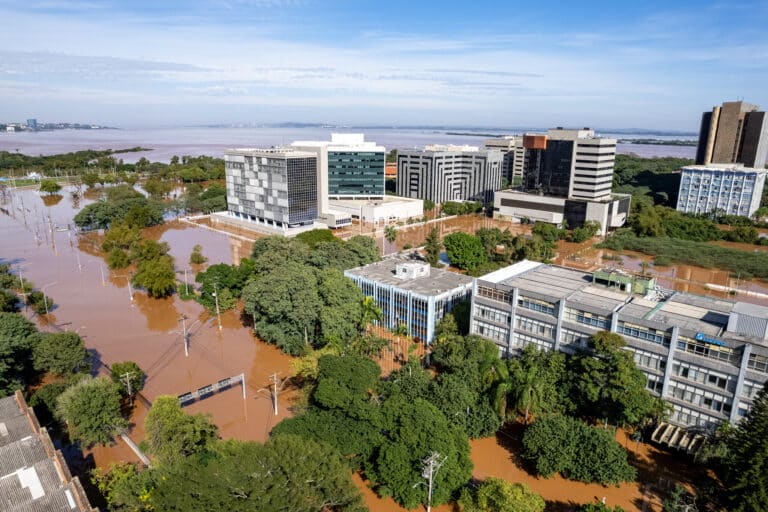 Campanha dos Correios no ES resulta na arrecadação de 100 toneladas de doações para o RS
