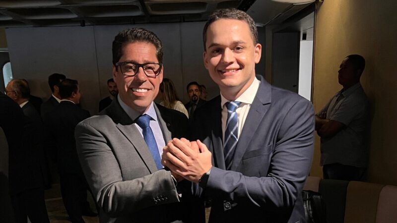 Pazolini Recebe Apoio de Marcelo Santos em Vitória