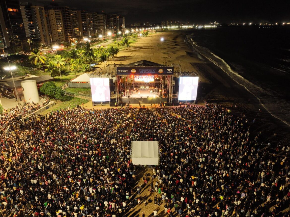 30 Mil Pessoas Comparecem ao Jesus Vida Verão Organizado por Pazolini em Camburi