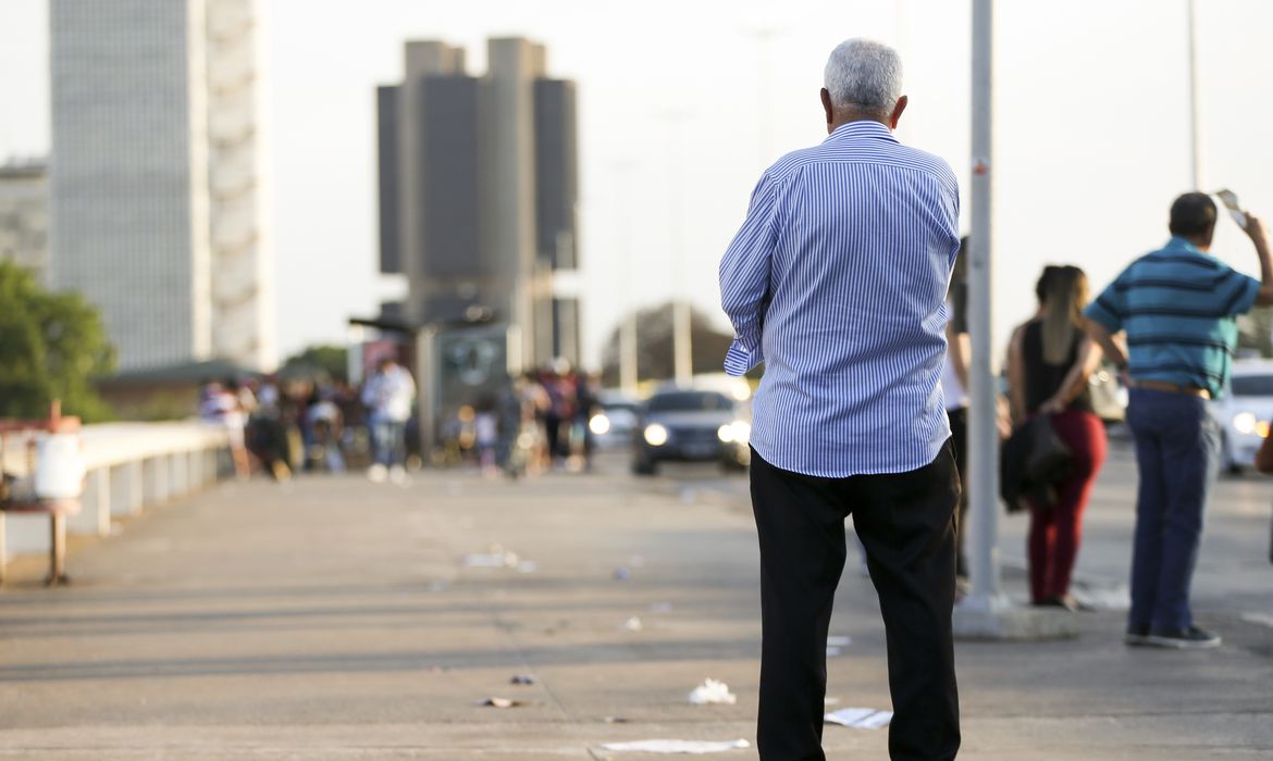 Banco Mundial afirma: idade mínima para brasileiro se aposentar pode chegar a 78 anos