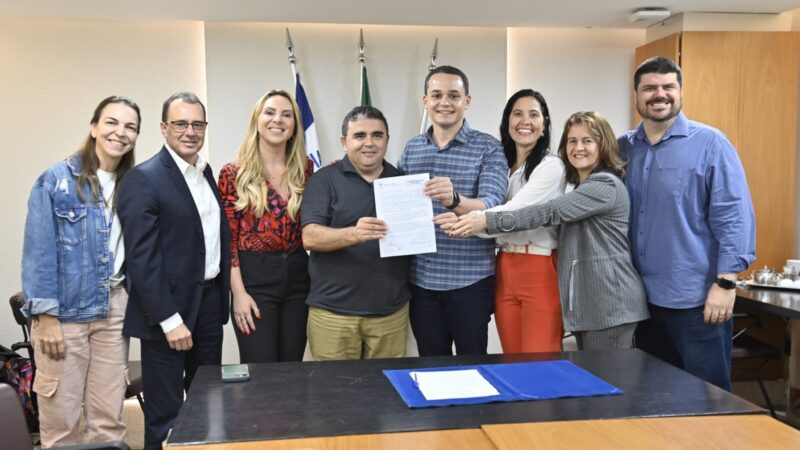 Pazolini nomeia professores aprovados em concurso