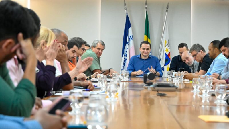 Pazolini recebe líderes comunitários e planeja ações para bairros da capital