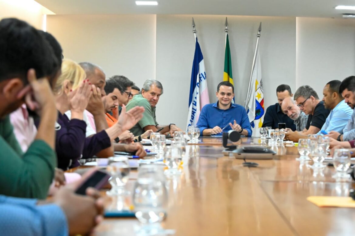 Pazolini recebe líderes comunitários e planeja ações para bairros da capital