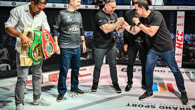 Público prestigia noite de lutas no Ginásio do Tancredão em evento oficial de MMA