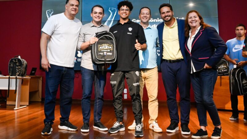 Plano Atleta: Pazolini entrega kits em cerimônia regada a alegria e gratidão