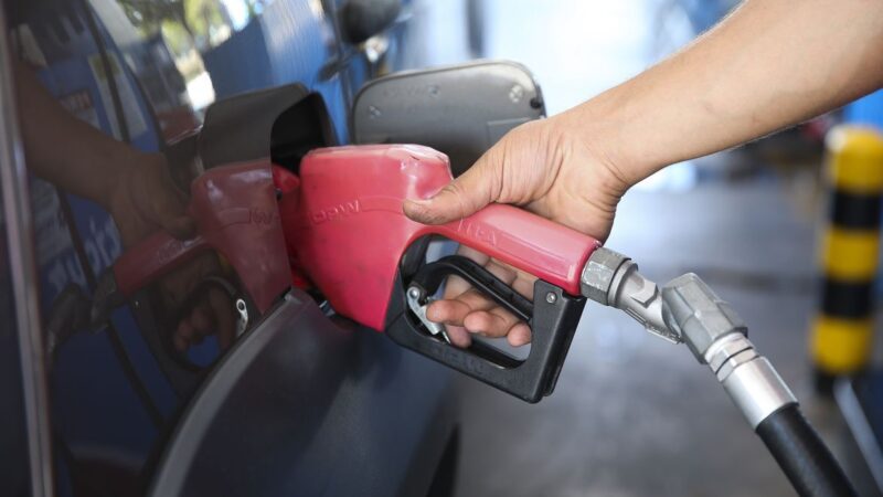 Gasolina por R$ 3,63 o litro em Vitória no Dia Livre de Impostos: confira onde