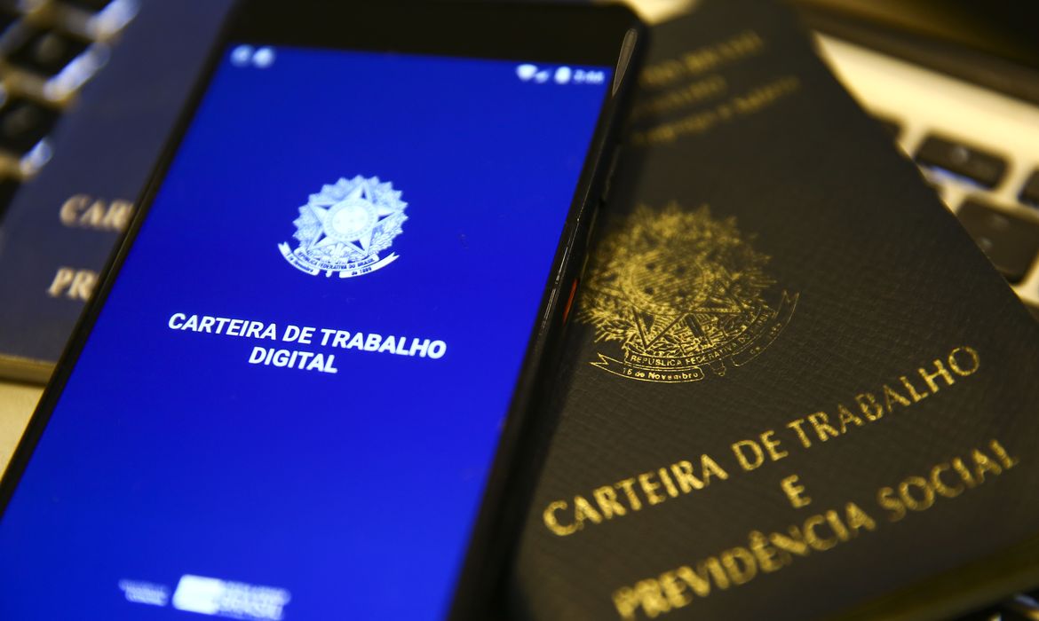 Jornada de trabalho menor pode significar menos emprego e menos produtividade, alerta estudo