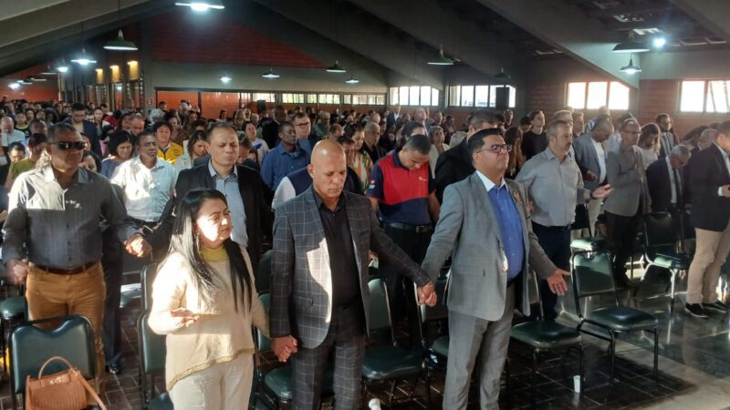 Devanir realiza grande encontro religioso e homenageia líderes espirituais em Vila Velha
