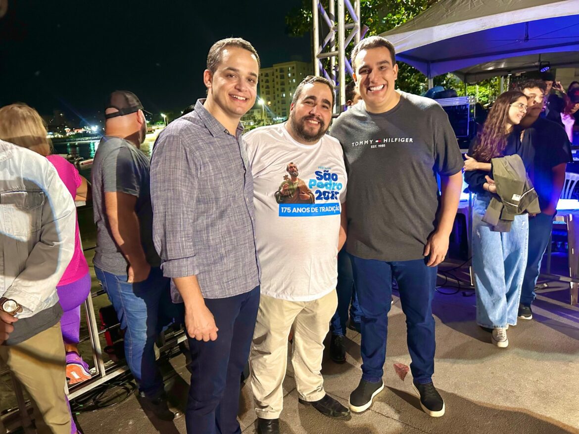 Lorenzo Pazolini marca presença na tradicional Festa de São Pedro, em Guarapari