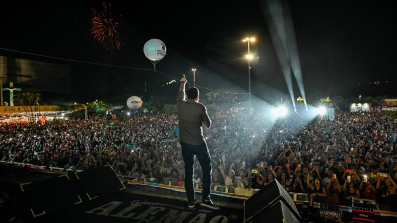 Festa de São Pedro realizada pela gestão Pazolini: mais de 40 mil pessoas curtiram o mega show de Alemão do Forró