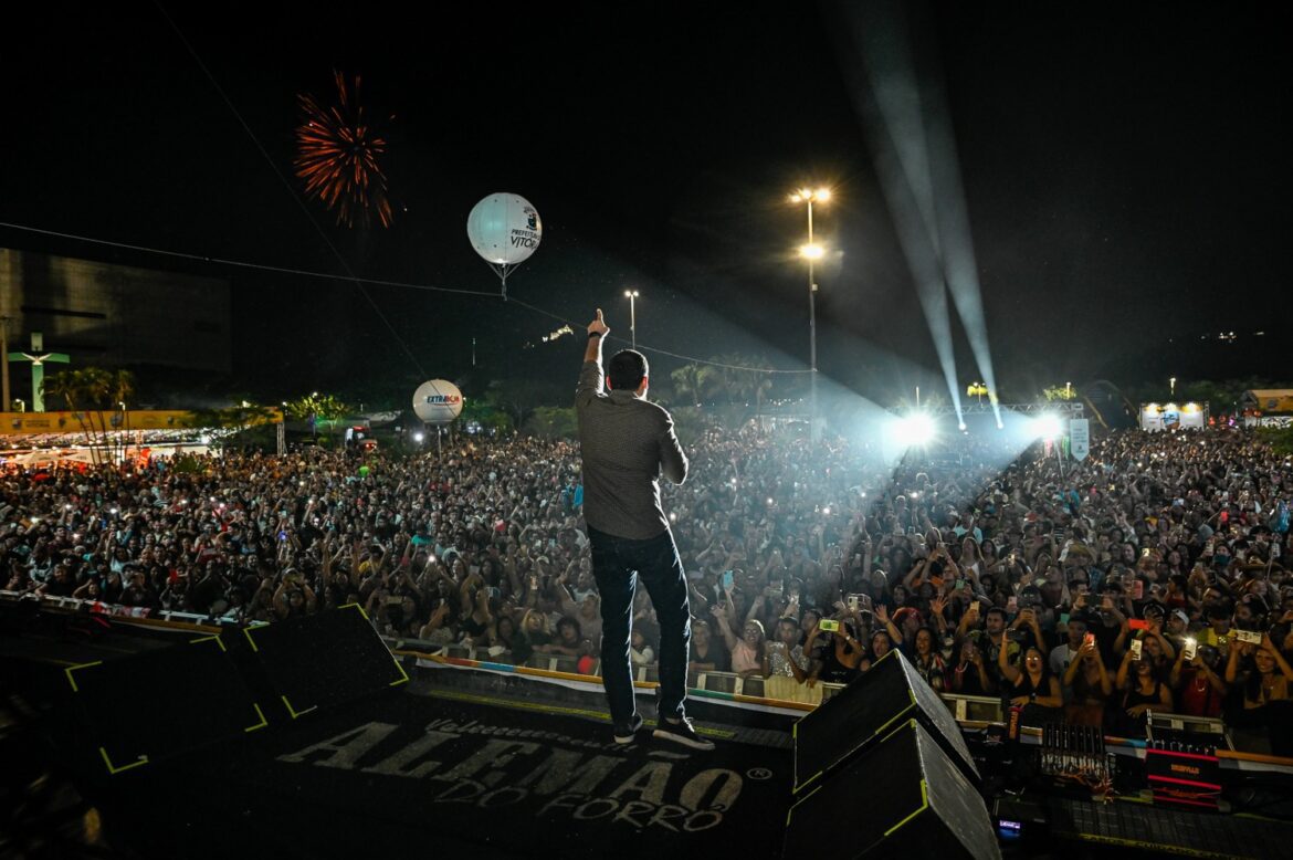 Festa de São Pedro realizada pela gestão Pazolini: mais de 40 mil pessoas curtiram o mega show de Alemão do Forró