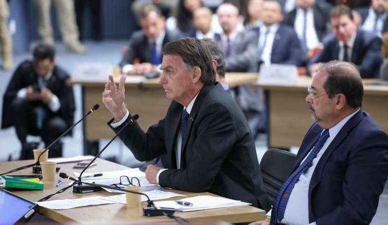 Bolsonaro em depoimento: “tem sempre os malucos com ideia de AI-5 e intervenção militar”