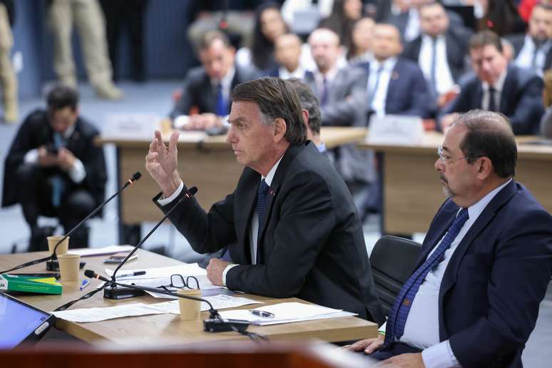 Bolsonaro em depoimento: “tem sempre os malucos com ideia de AI-5 e intervenção militar”