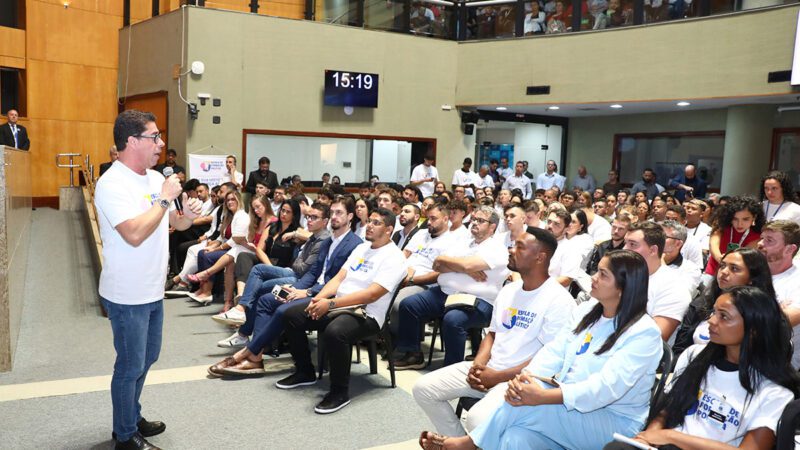 Iniciativa da Assembleia do ES com jovens é reconhecida em destaque nacional