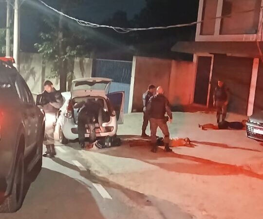 Guarda Municipal de Vitória apreende drogas, dinheiro e veículo usado para tráfico em operação no bairro Santa Marta