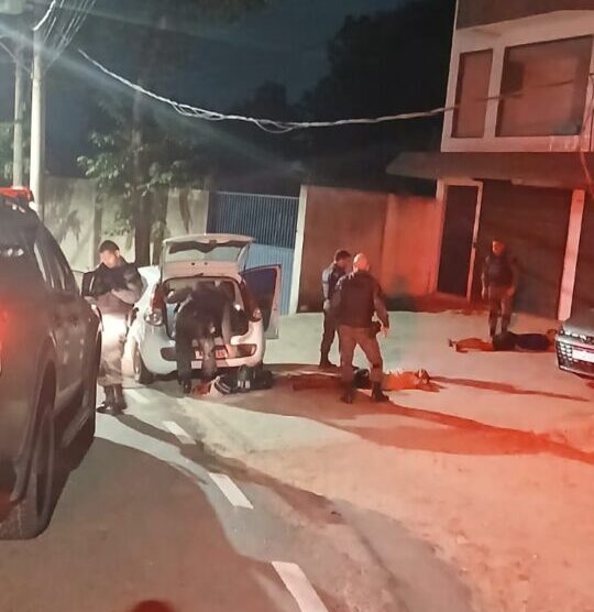 Guarda Municipal de Vitória apreende drogas, dinheiro e veículo usado para tráfico em operação no bairro Santa Marta