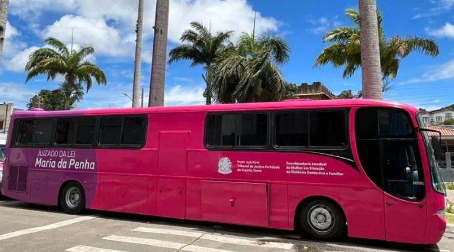 Ônibus Rosa da Lei Maria da Penha chega à Prainha de terça a sexta-feira (22)