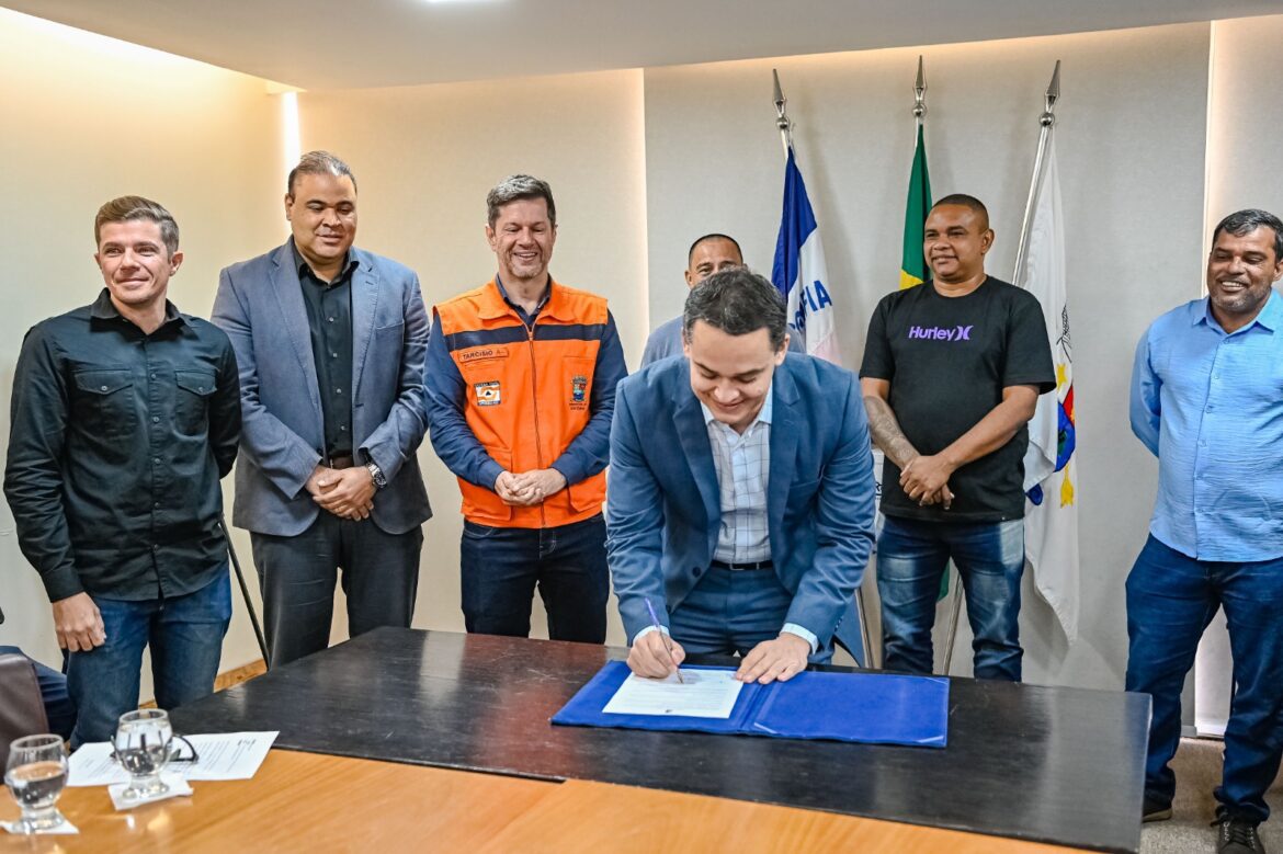 Pazolini entrega o primeiro Centro de Monitoramento de Raios do Espírito Santo
