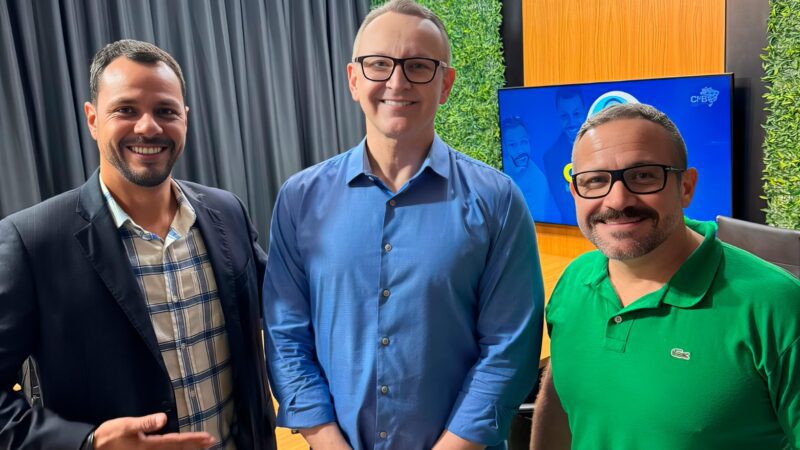 Sérgio Majeski participa do CNBCAST com Nobinho e Giulliano e reforça defesa da educação