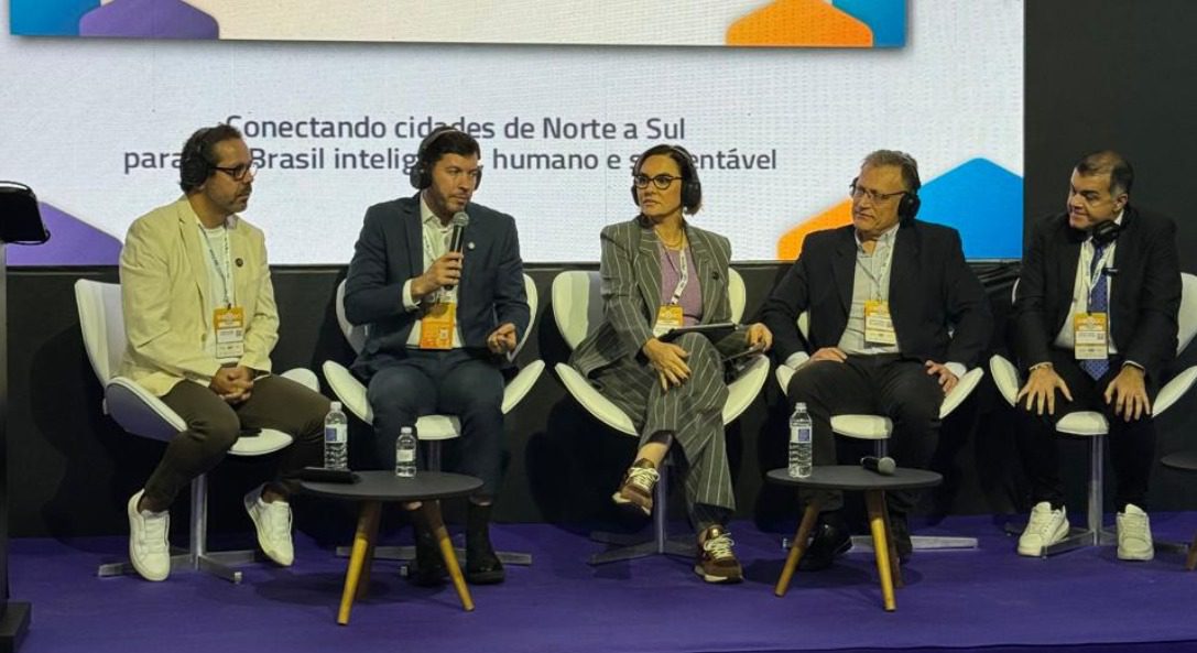Prefeito Arnaldinho projeta “Vila Velha Ágil” no cenário internacional de inovação