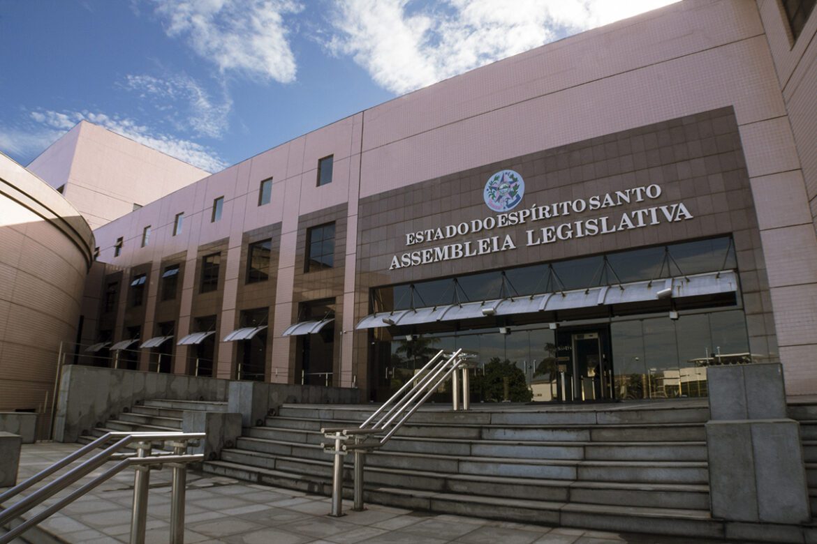 Assembleia debate medidas contra feminicídio e violência doméstica no Espírito Santo