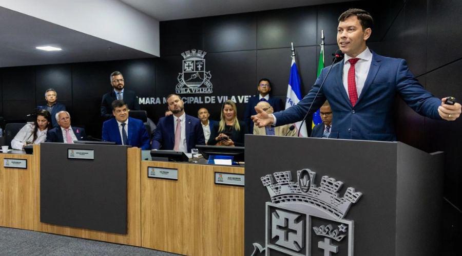 Prefeito leva à Câmara Municipal relatório com conquistas e investimentos da gestão