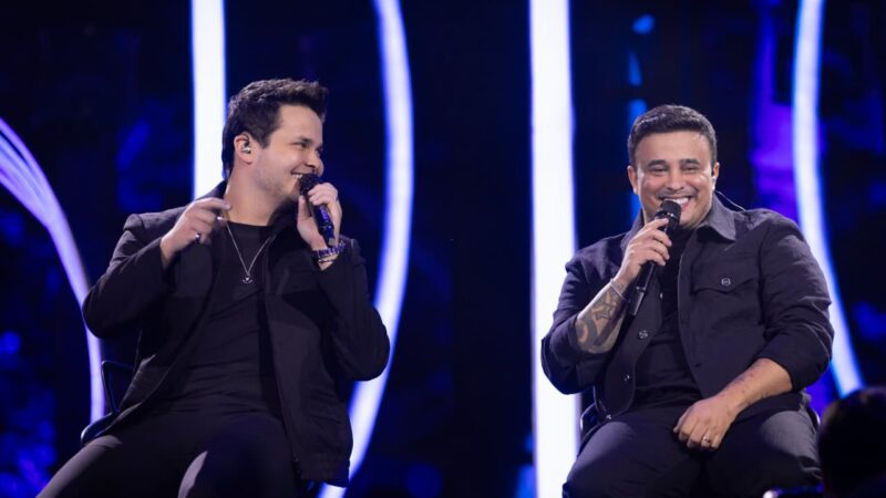 É neste sábado! Matheus & Kauan levam sucessos para a Praia de Camburi