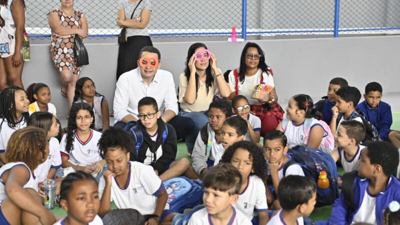 Pazolini acompanha primeiro dia de aula na nova EMEF Ronaldo Soares, em Resistência