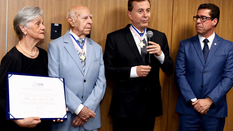 Presidente do Google recebe homenagem na Ales em evento sobre inteligência artificial