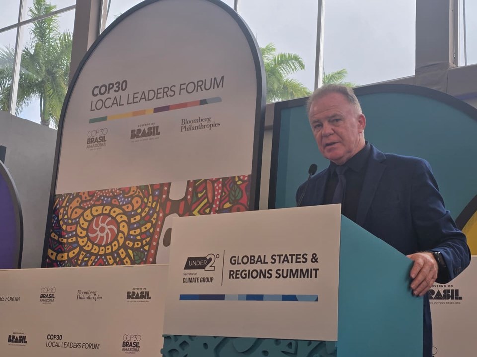 Casagrande destaca ações do Espírito Santo em fórum da COP30 no Rio de Janeiro