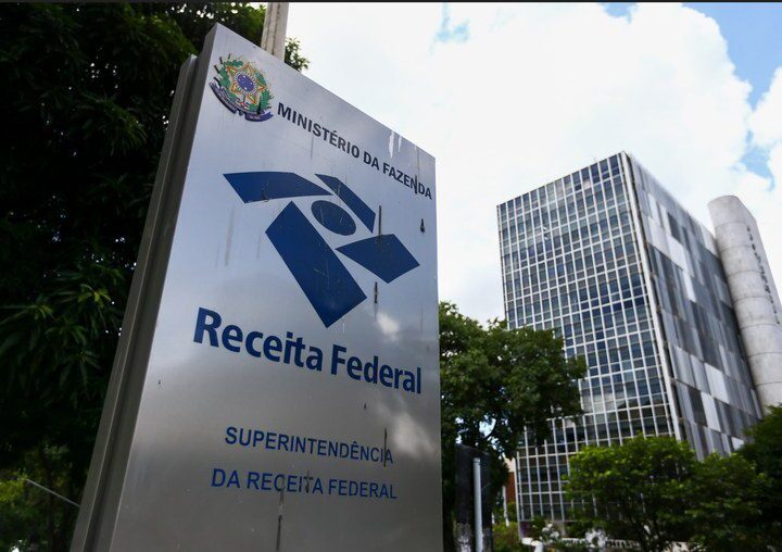 Receita começa a cruzar dados de Pix e contas bancárias em 2026; entenda as mudanças