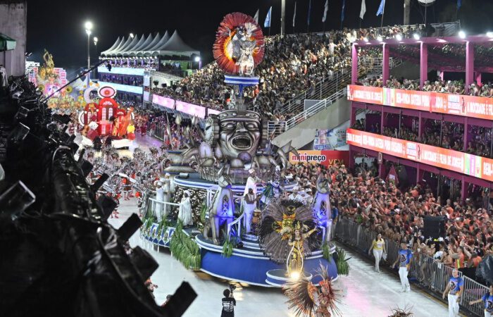 Vitória abre o Carnaval do Brasil com brilho, estrutura e geração de renda