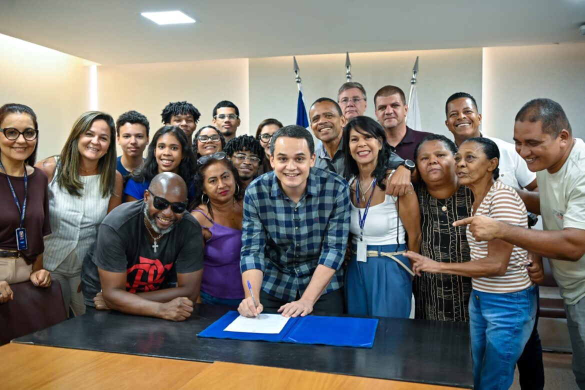 Pazolini impulsiona infraestrutura com pacote milionário de obras em três regiões da capital