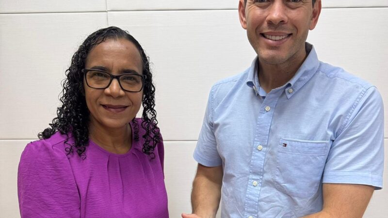 Arnaldinho oficializa vice-prefeita de São Mateus como pré-candidata a deputada federal