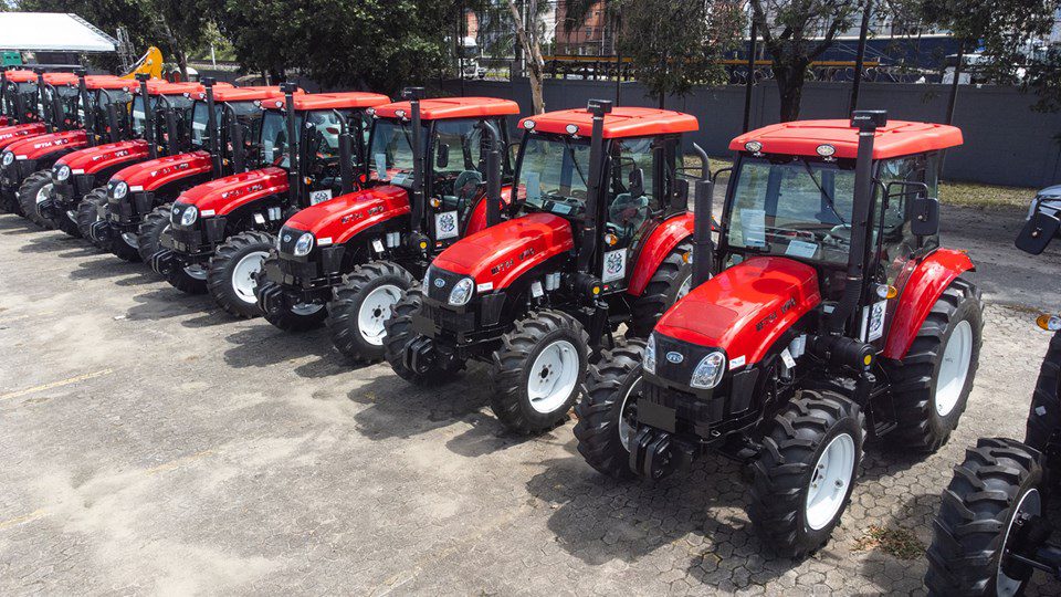 Governo reforça infraestrutura rural com nova entrega de equipamentos agrícolas