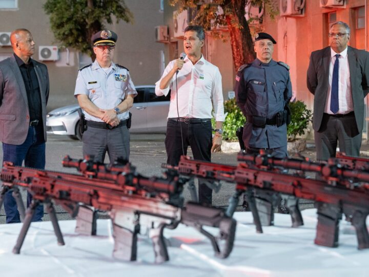 Vice-governador anuncia entrega de 1.039 fuzis e viaturas para a Polícia Militar