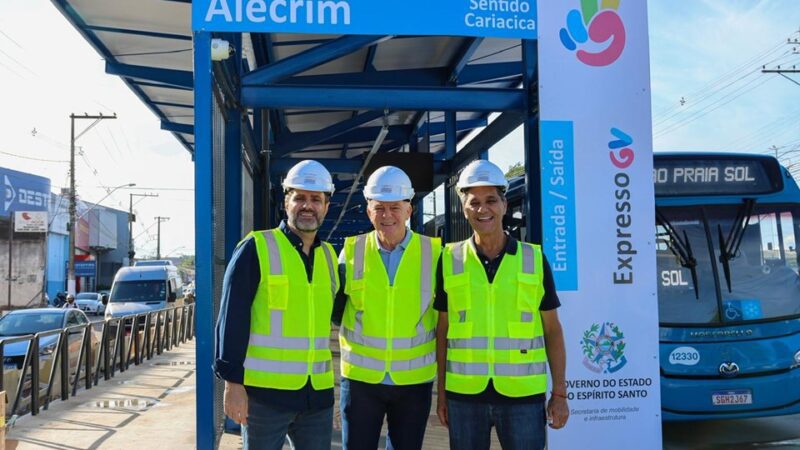 Casagrande e Ferraço realizam visita à plataforma modelo do BRT na Avenida Carlos Lindenberg